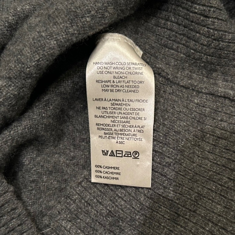 Free People Cashmere V-Neck Collar Sweater Charcoal Grey Size Medium Soft Preppy - Picture 6 of 7